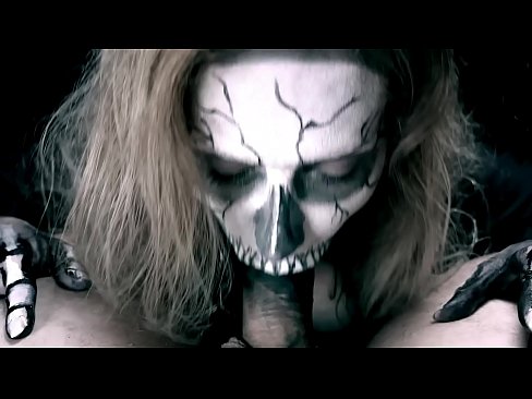❤️ Demoniczna dziewczyna ssąca kutasa swoimi czarnymi ustami i połykająca spermę. ️❌ Beautiful porn at us ﹏